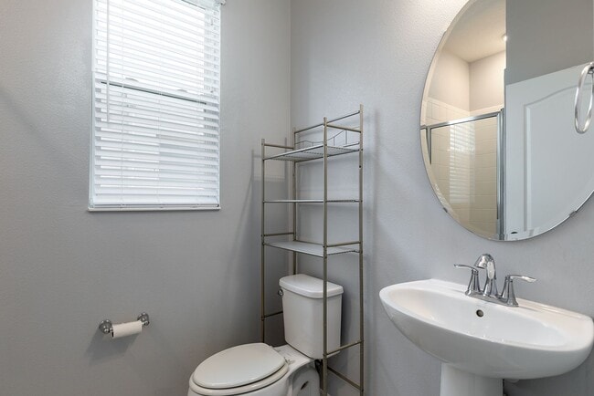 Building Photo - AMAZING 3/4 GORGEOUS HOME IN GATED COMMUNI...