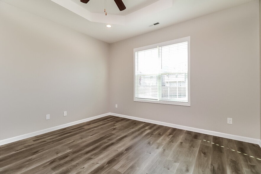 Building Photo - 53 Manito Pl