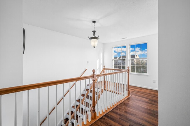 Building Photo - 2386 Meadow Bend Dr