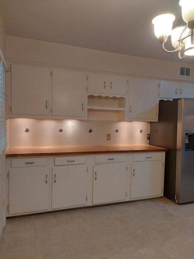 Building Photo - Heart of Midtown