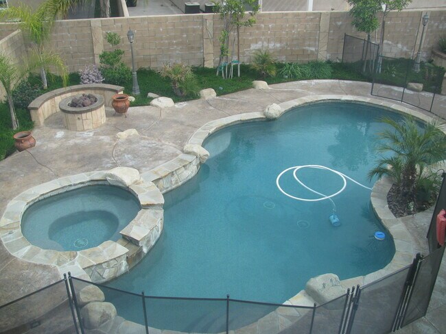 Building Photo - 45486 Olive Ct