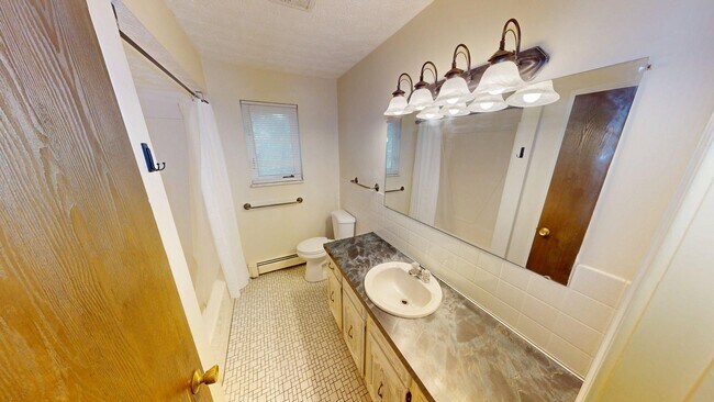 Building Photo - Excellent Location! Canfield, 2 Bedroom Re...