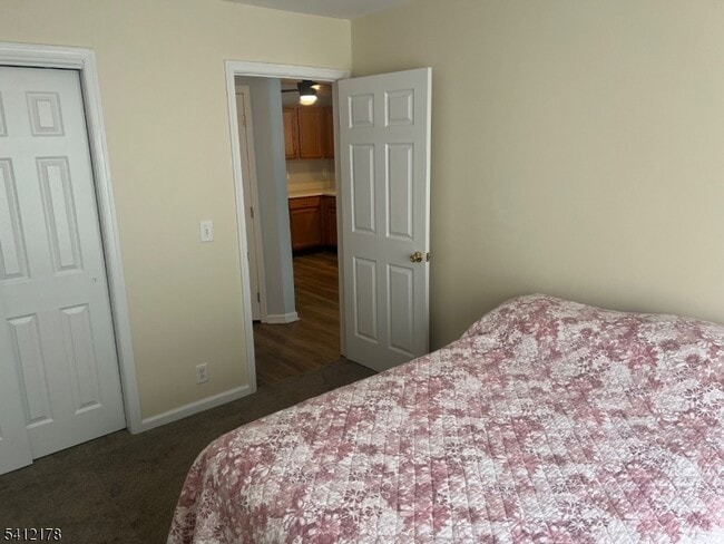 Building Photo - 263 Old Farm Dr