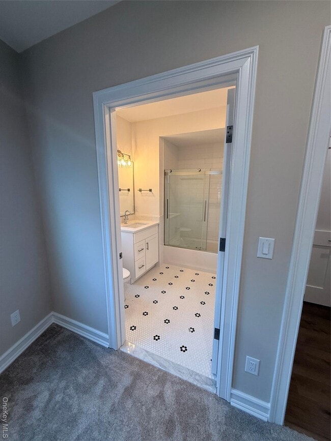 Building Photo - 122 Greenwich Ave