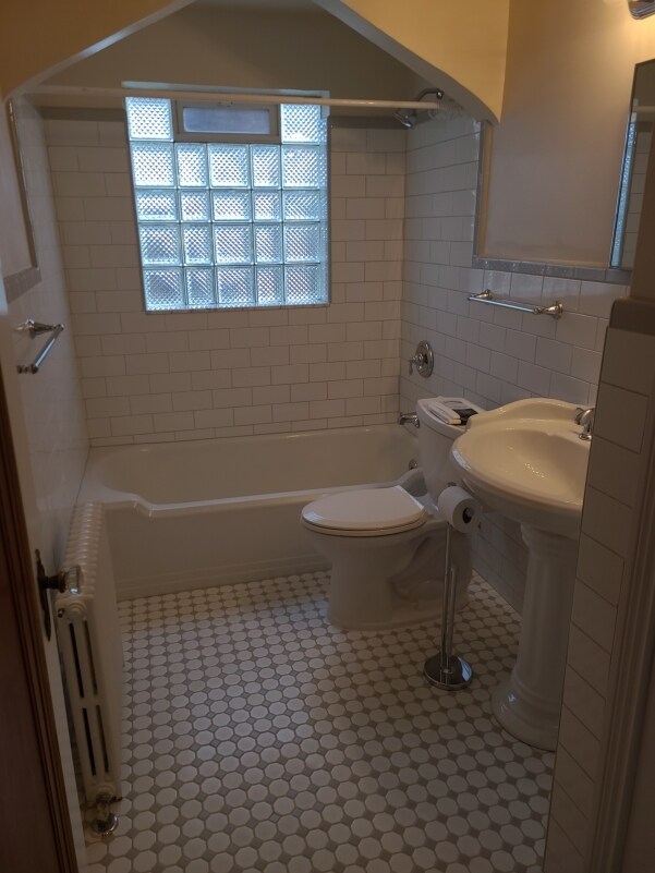 Building Photo - 234 Woolper Ave