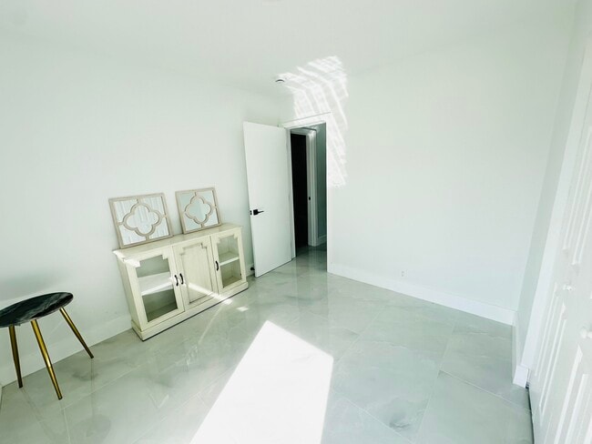 Building Photo - 2316 Freedom St