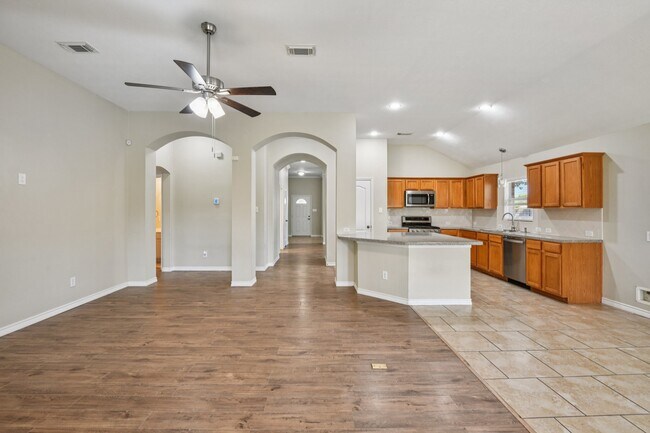 Building Photo - 3026 Sunset Park Dr