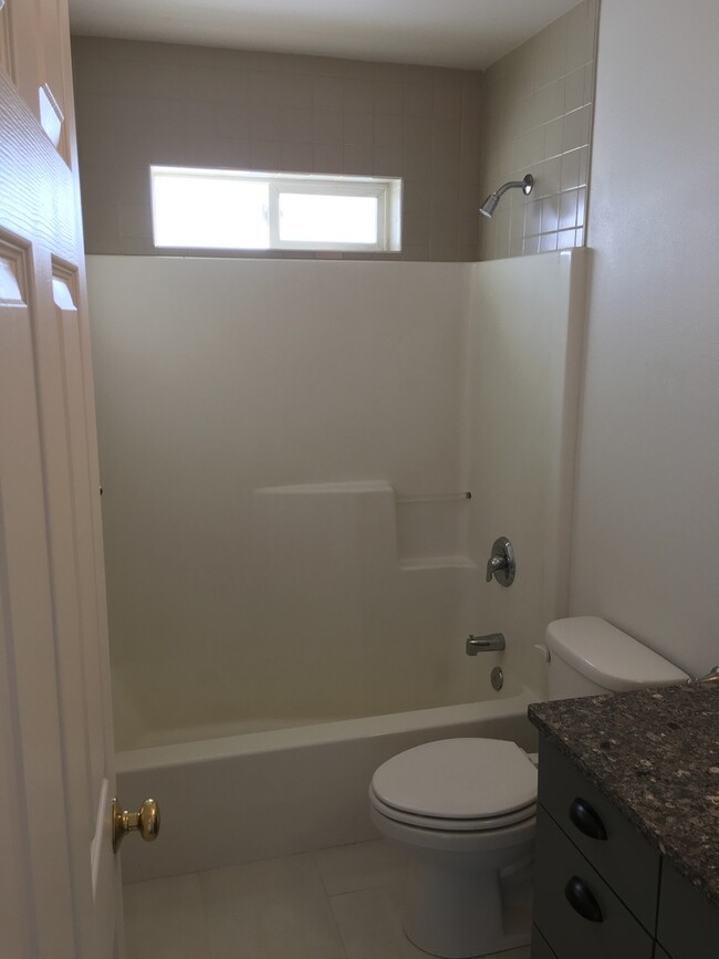 Building Photo - This Home Has It All!