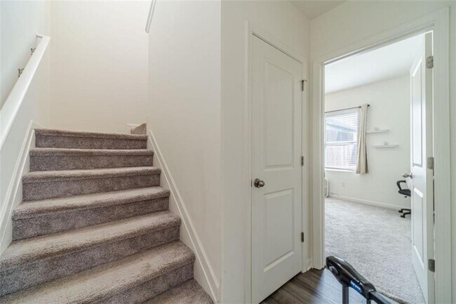 Building Photo - 222 Knightsbridge Ln