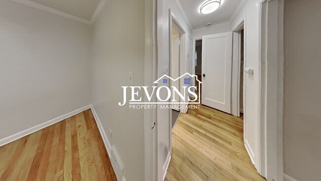 Building Photo - Beautiful single-family home in Seattle