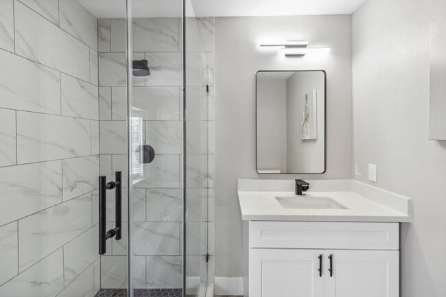 Building Photo - 1000 W Thomas Ave