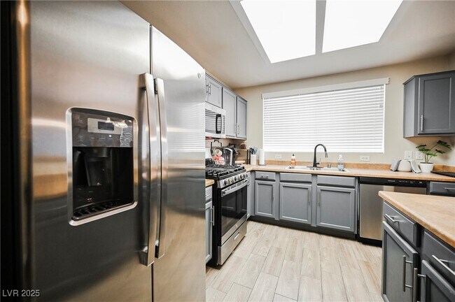 Building Photo - 833 Aspen Peak Loop