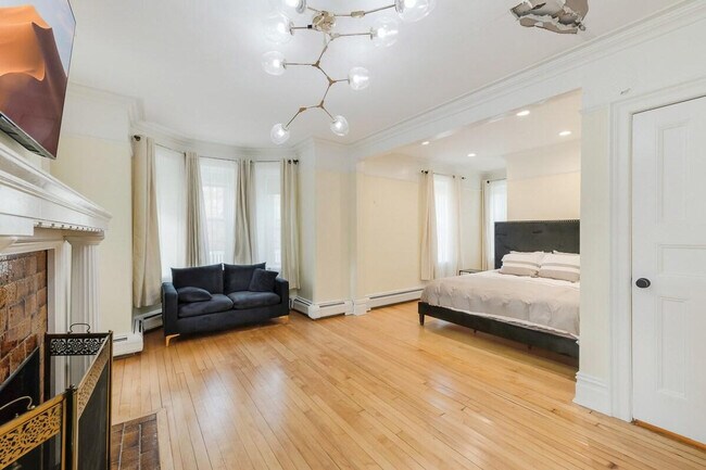 Building Photo - 58 Montebello Rd