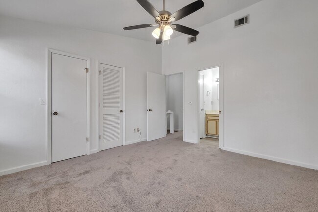Building Photo - 2313 Hartsfield Way