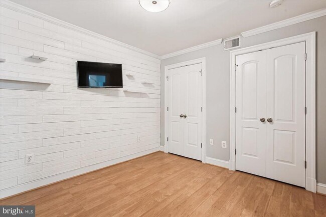 Building Photo - 1740 18th St NW