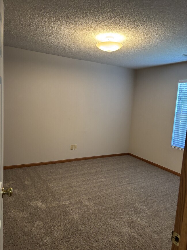 Building Photo - 2901 Russel Ct