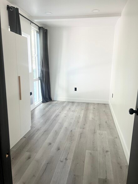 Building Photo - 2320 S Robertson Blvd