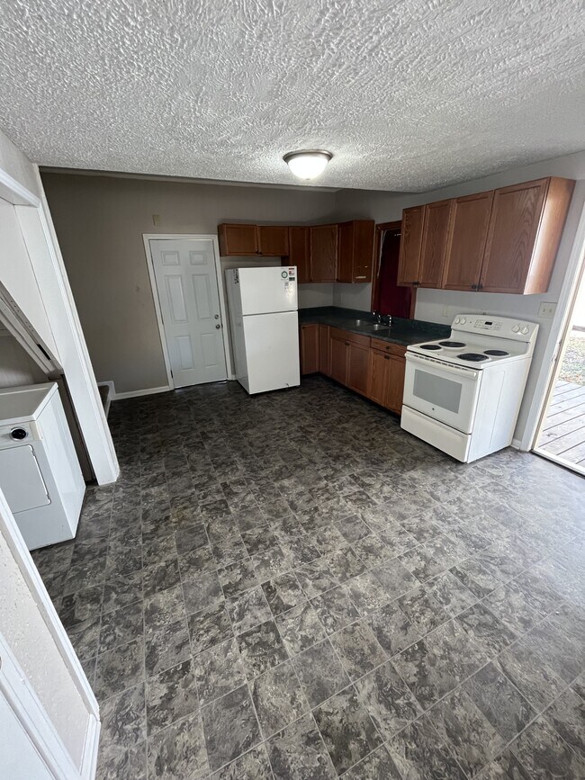 Building Photo - 2031 Poplar St