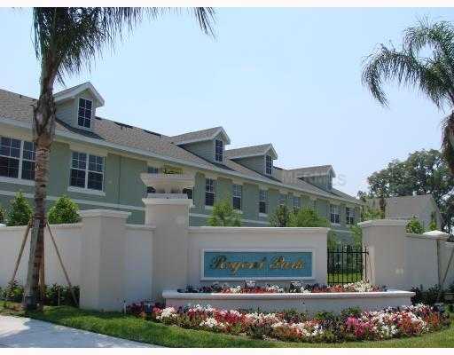 Building Photo - Beautiful Furnished 2/2.5  Pool View Condo x Rent Close to Universities.