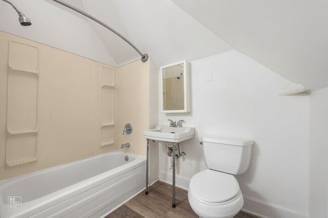 Building Photo - 311 Marengo Ave