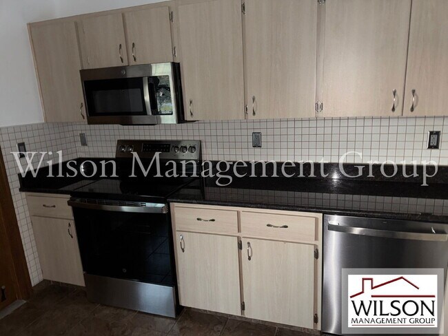 Building Photo - 1420 Flamingo Dr