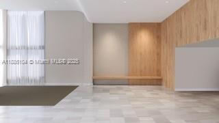 Building Photo - 801 N Venetian Dr