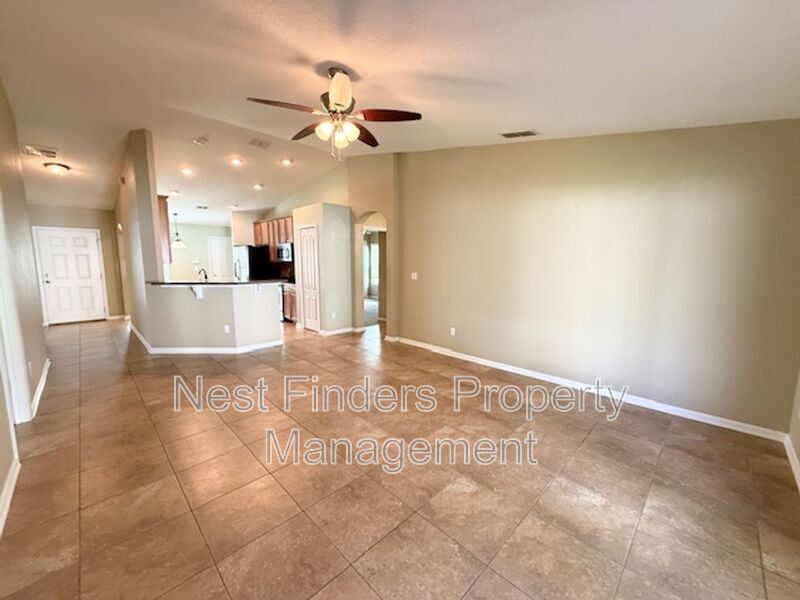 Building Photo - 551 Glendale Ln