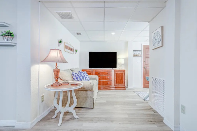 Building Photo - 9335 E Beech Cir