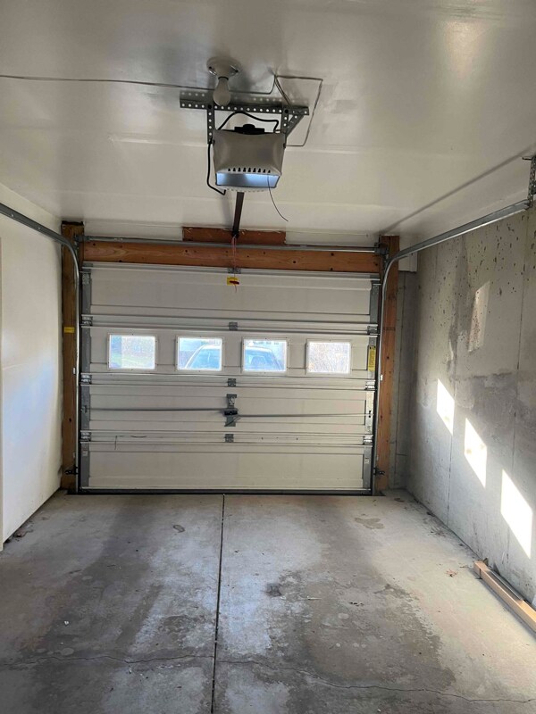 Building Photo - 225 Persimmon Lane