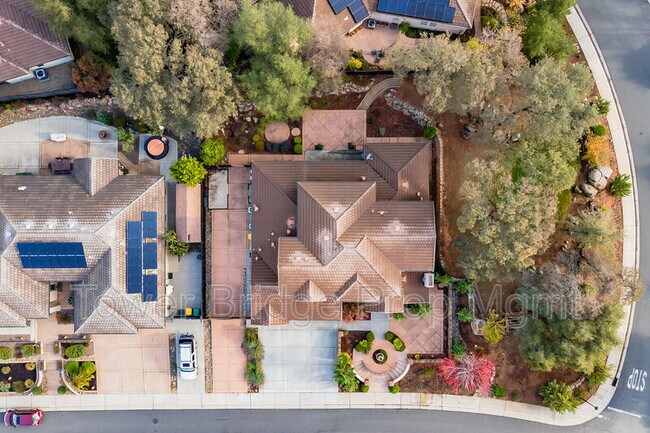 Building Photo - 3766 Mira Loma Dr