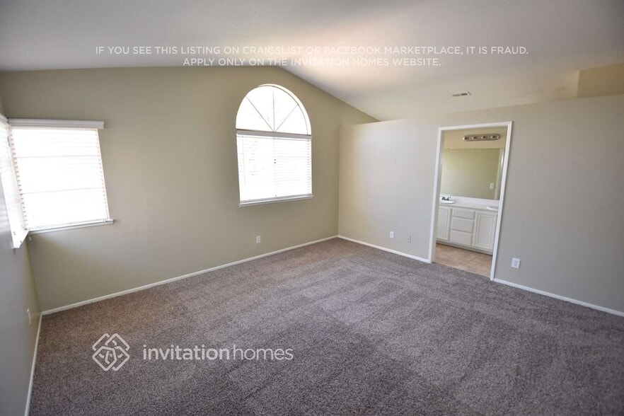 Building Photo - 7333 Greenhaven Ave