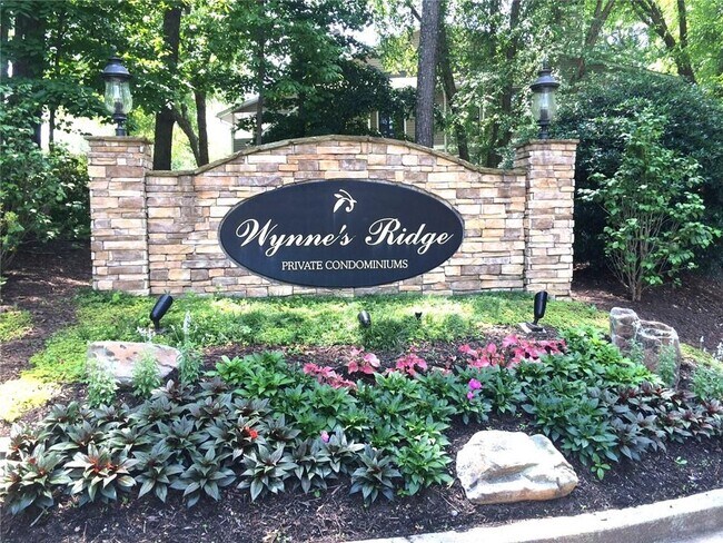 Building Photo - 504 Wynnes Ridge Cir SE