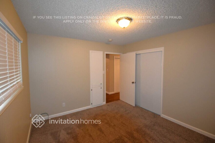 Building Photo - 5 Echo Cir