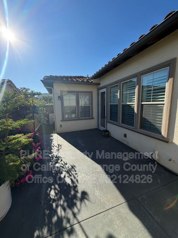 Building Photo - 15 Galan St