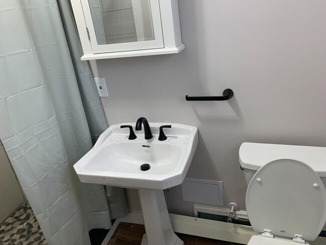 Building Photo - 420 Emmet St