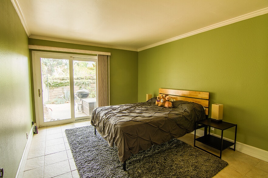 Second bedroom also has access to the private patio for that evening barbecue! - 2838 Luciernaga St