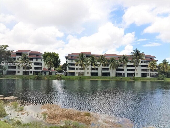 Building Photo - 8255 SW 152nd Ave