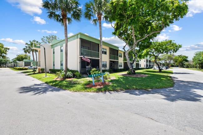 Building Photo - 4276 NW 89th Ave