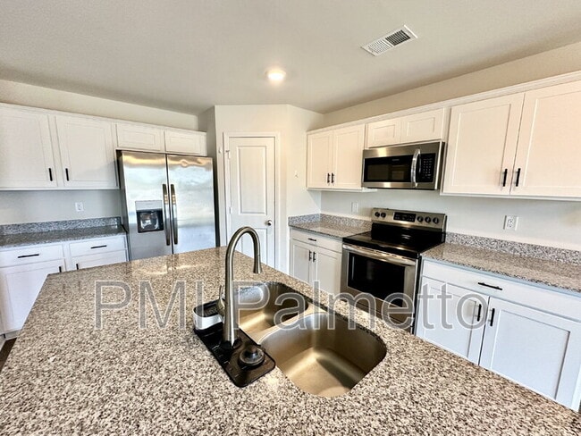 Building Photo - 335 Chetsley Dr