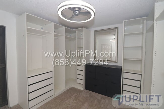 Building Photo - 1831 Lilac Rd