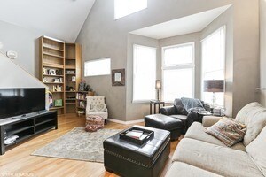Living room #2 - 3636 N Hermitage Ave