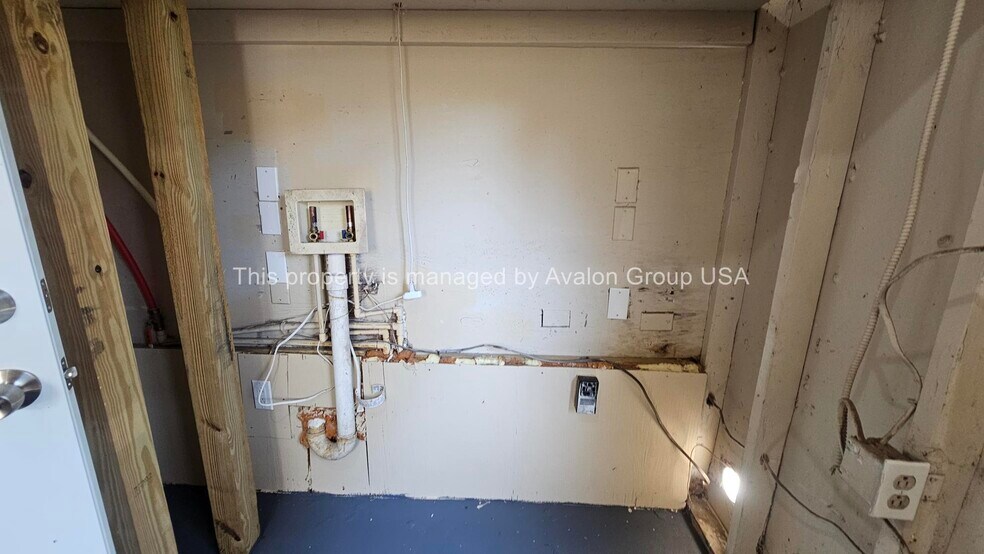 Building Photo - 7519 Mc Cowan Dr