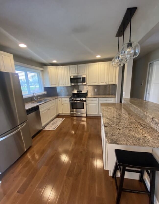 Building Photo - 3600 Trenton Ln N