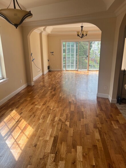 Building Photo - 9 Shephard Ave