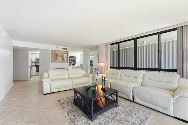 Building Photo - 2800 N Hwy A1A