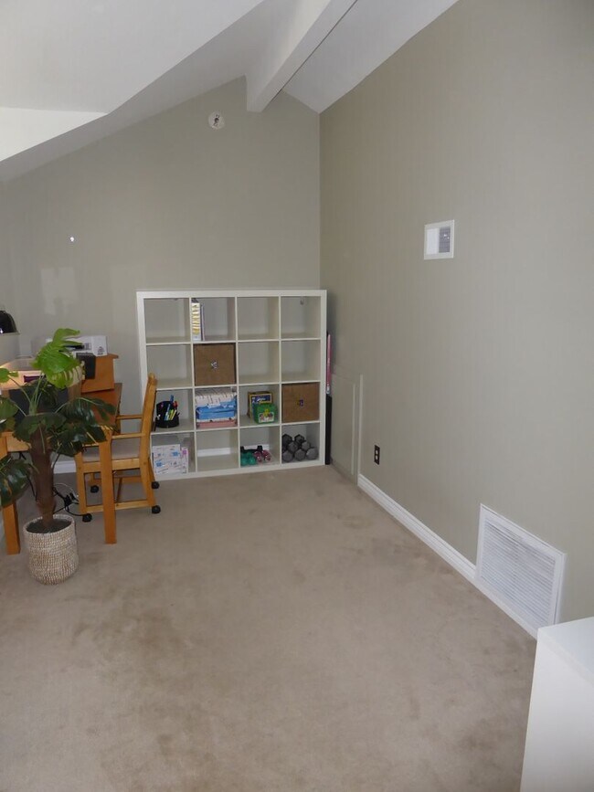 Building Photo - 2 Bedroom + Loft Condo for Rent in Canyon Country!