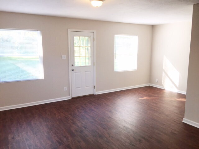 Building Photo - GORGEOUS EAST SIDE 3 BR/1.5 BA STONE RANCH AVAILABLE NOW!