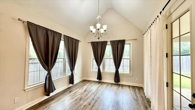 Building Photo - 10012 Adagio Cv