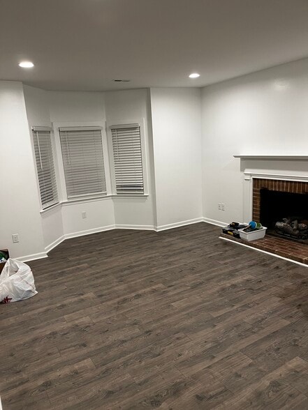 Building Photo - 426 Wynridge Dr