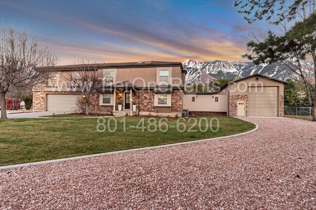 Building Photo - Move in special: $1000 off first month rent!!